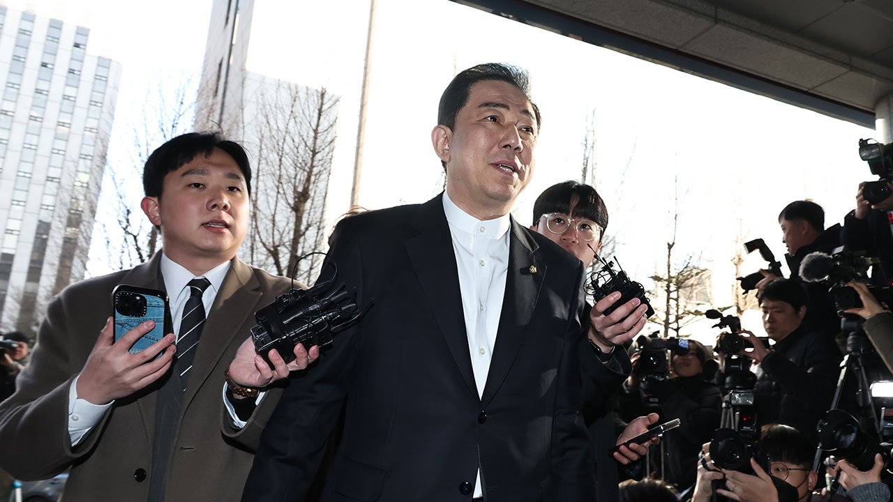 '공천헌금 수수' 등 13개 비위 의혹 김병기 의원 첫 경찰 출석