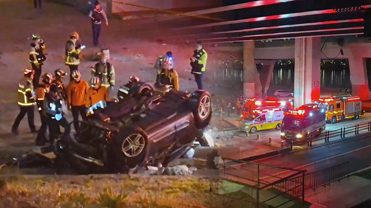 '반포대교 추락' 포르쉐 운전자 마약 혐의 긴급체포