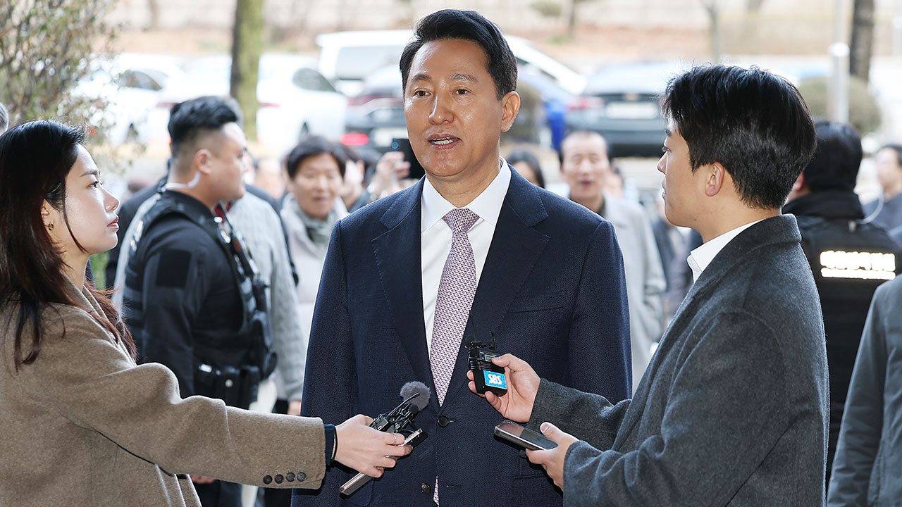 '여론조사 대납 의혹' 오세훈 첫 공판 출석‥"선거 앞두고 기소"