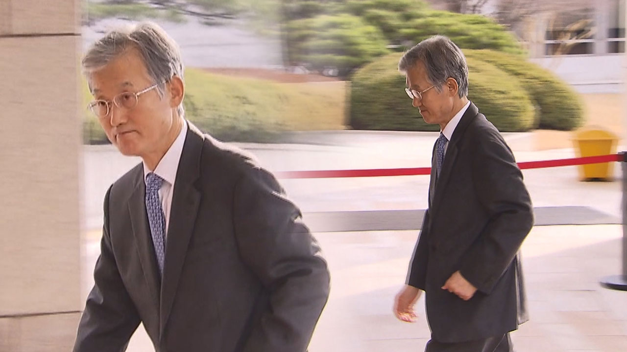 조희대 대법원장, 여당 탄핵 공세에 묵묵부답