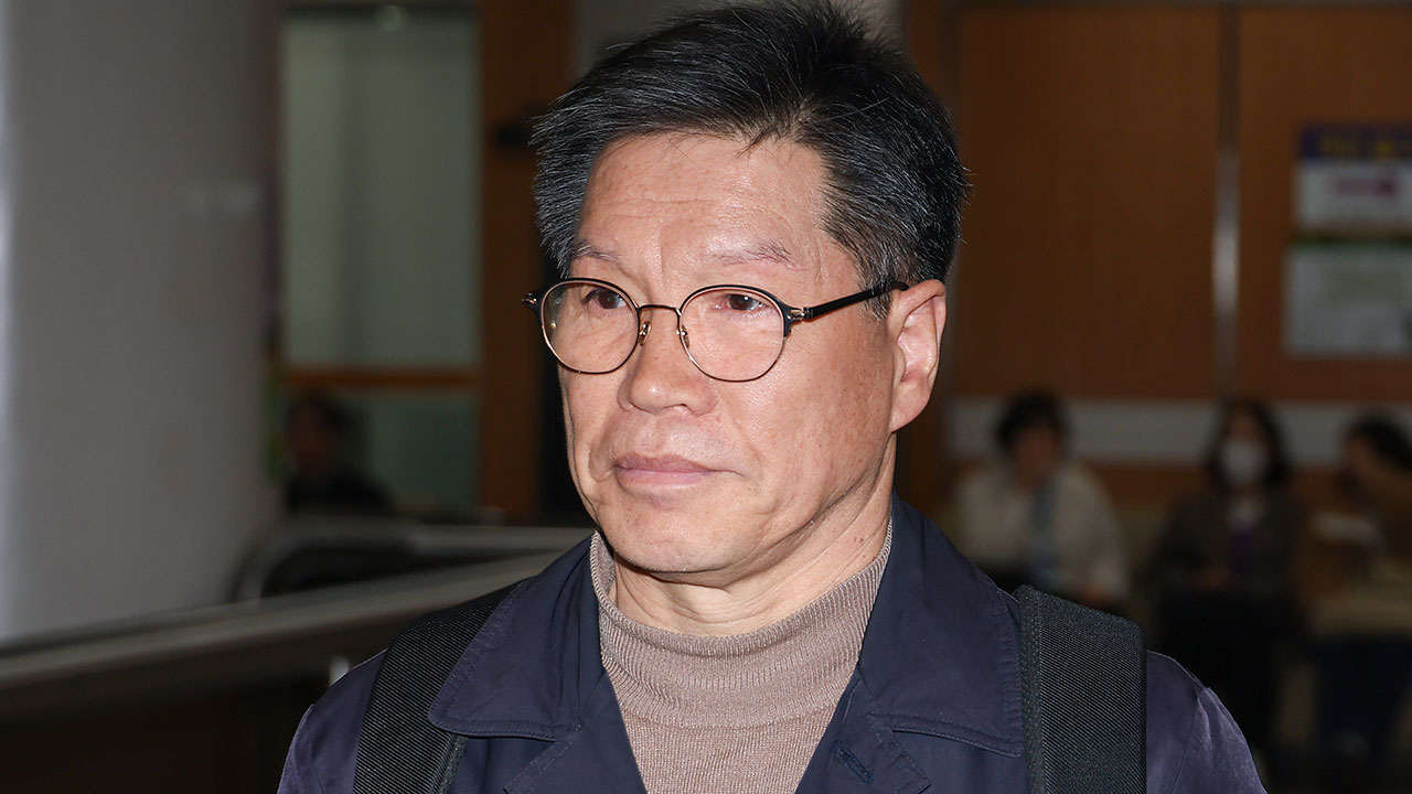 경찰, '위안부 모욕' 김병헌 구속 송치