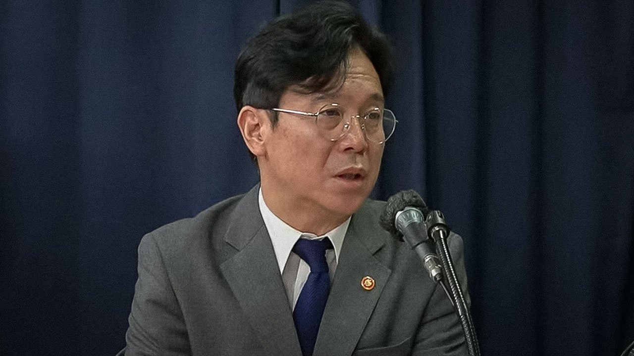 노동장관, '삼성전자 긴급조정권 발동' 질문에 "대화로 해결해야"