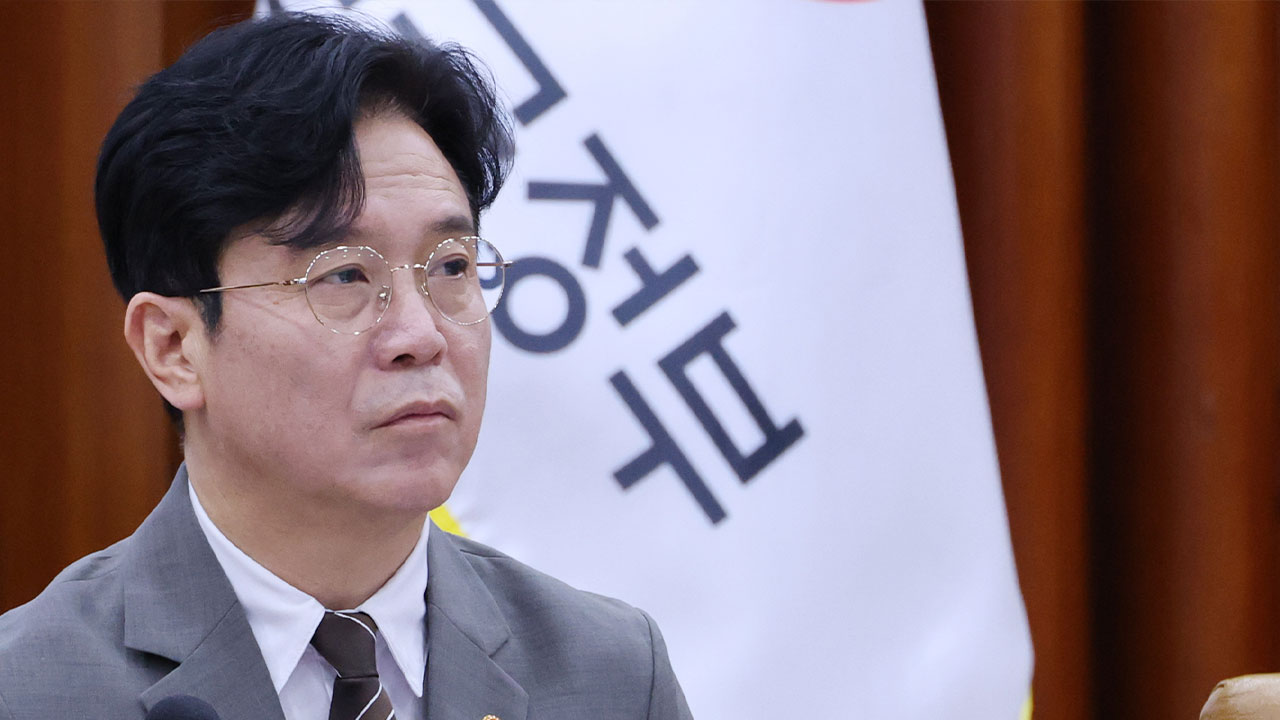 삼성 노조, 중재차 방문한 노동장관에 "사측 교섭위원 교체해야"