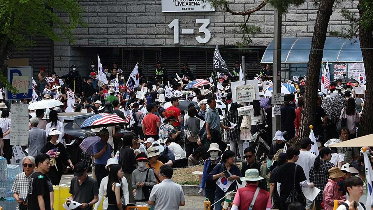 경찰 "잠실 시위 현장 경찰관 명예훼손·허위정보 유포 자제"
