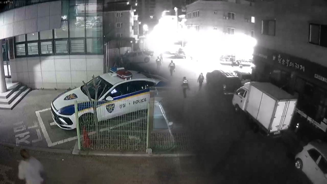 "지구대 뒤편 차량에 불"‥경찰, 불 끄고 방화범도 검거