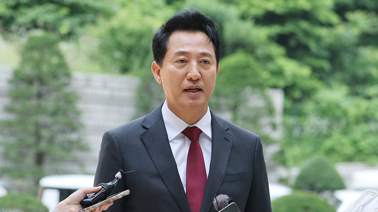오세훈, 당선 후 재판 첫 출석‥개표소 시위 질문엔 묵묵부답