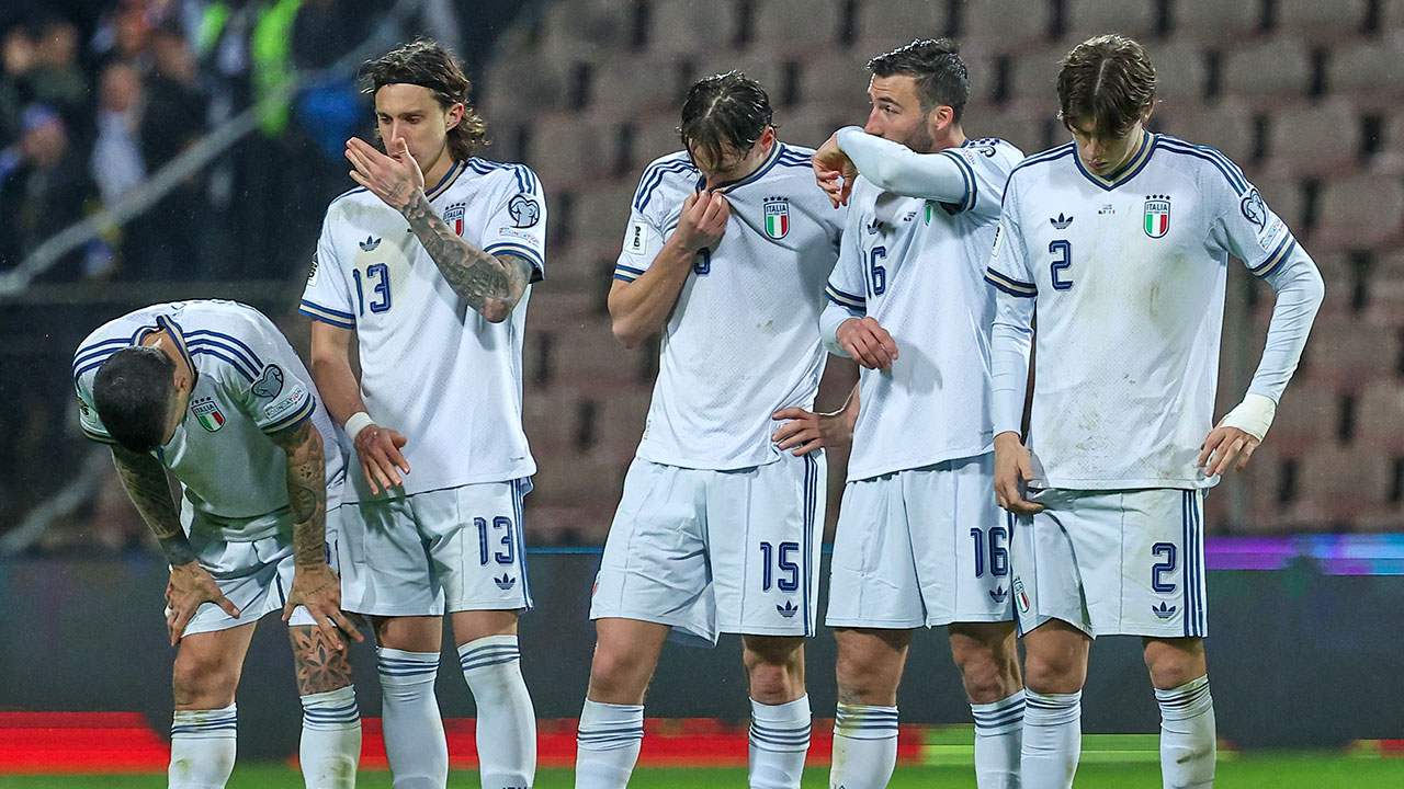 '월드컵 4회 우승' 이탈리아, 3회 연속 월드컵 탈락