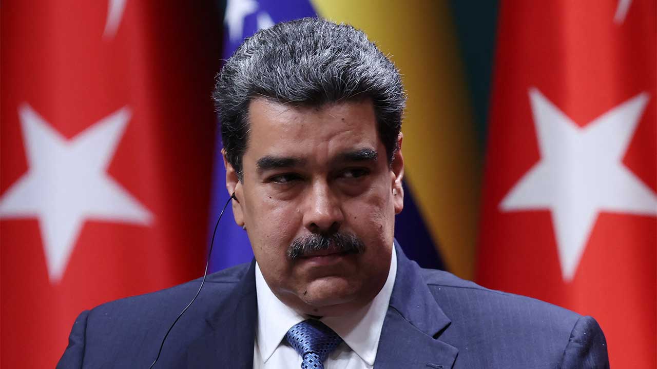 '700억 대 현상금' 체포된 마두로, 美법정에 선다