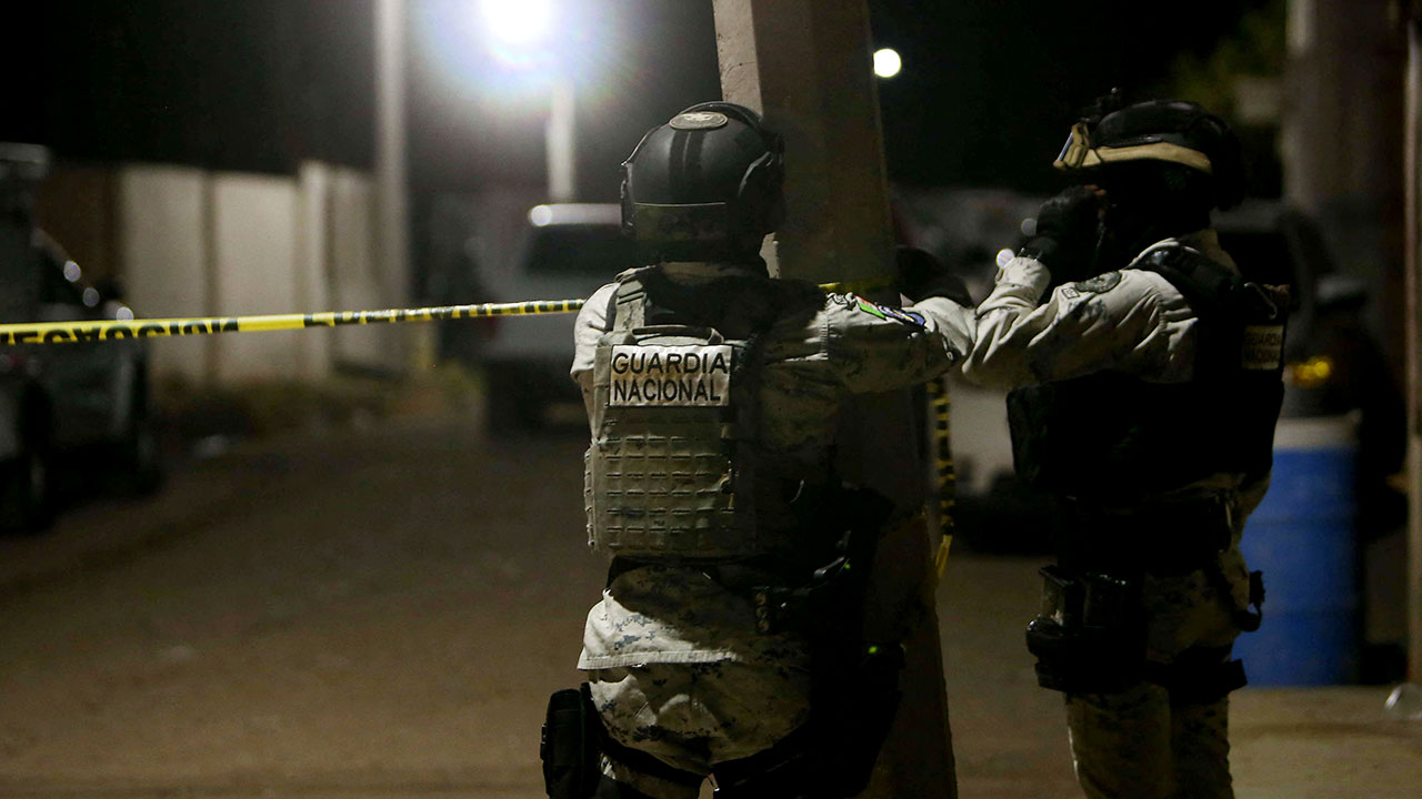 멕시코서 축구 경기중 무장괴한 난입 총격‥11명 사망