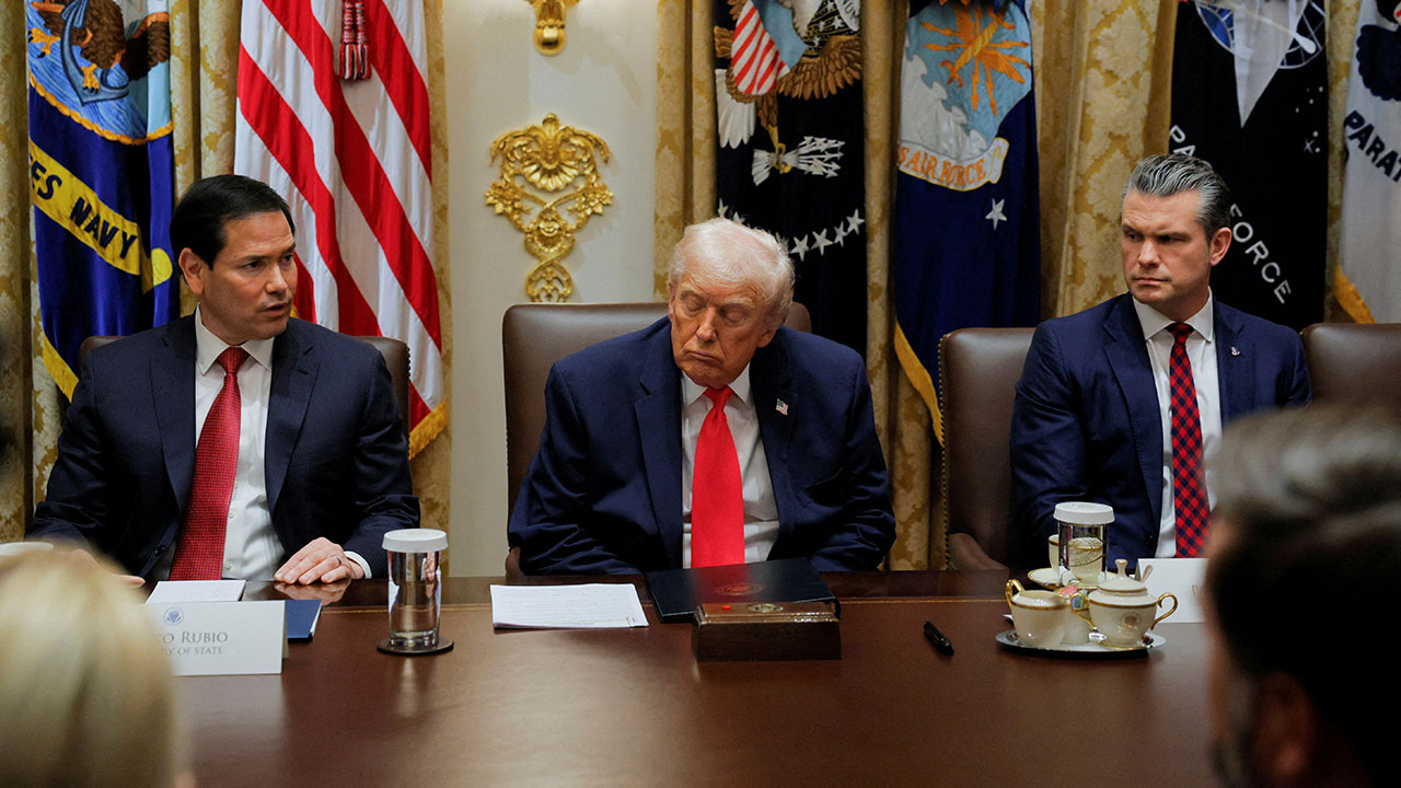 "트럼프, 참모들에 장기전 피할 이란 신속 공격옵션 주문"