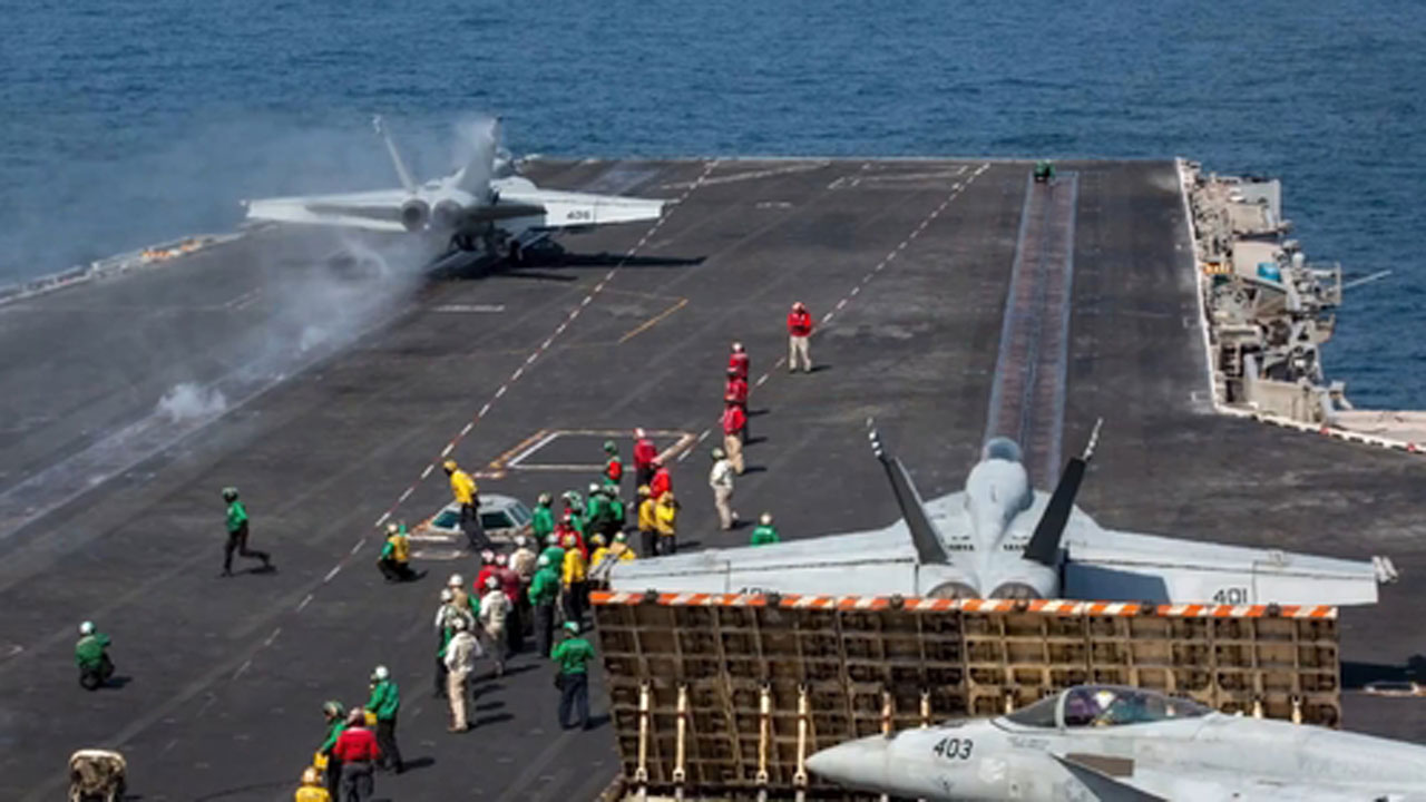 이란 "미 항모 링컨호 타격"‥미 "거짓말"
