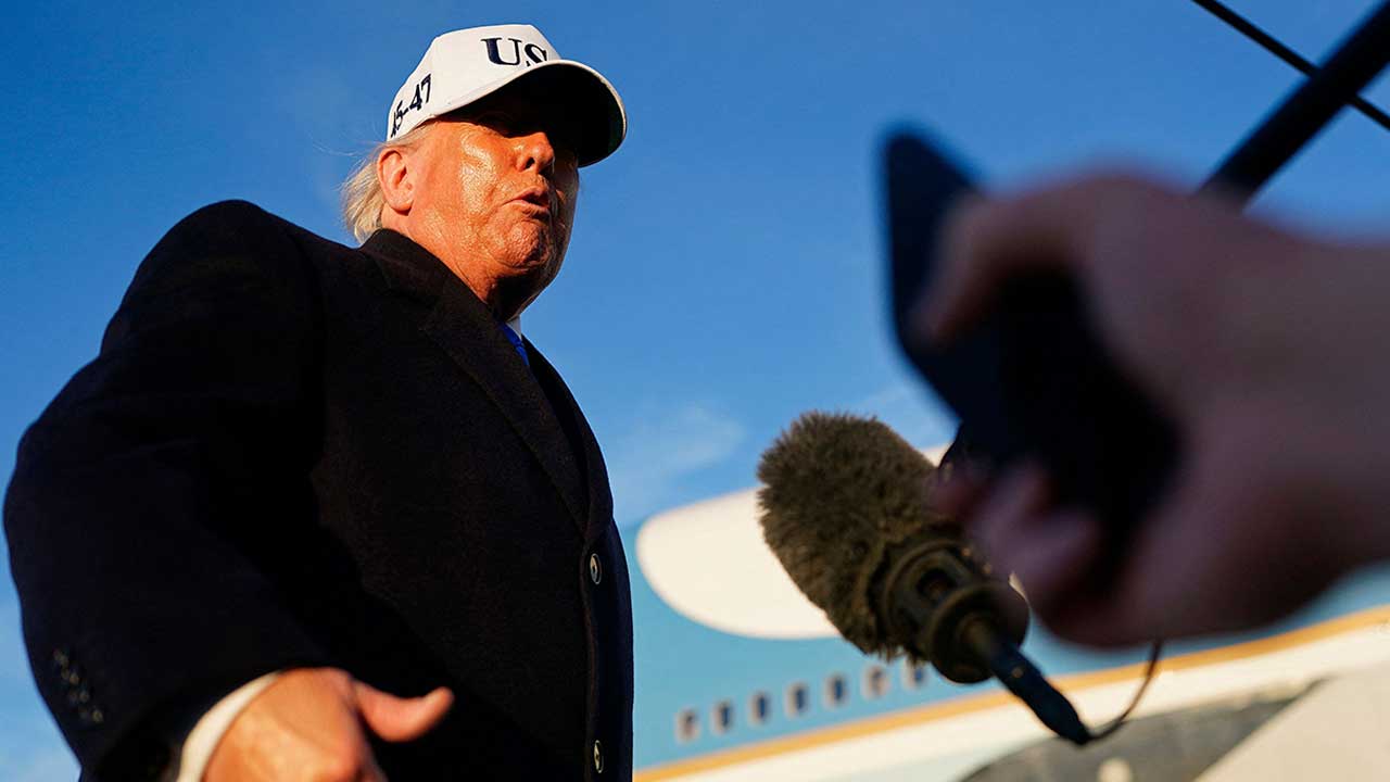 트럼프 "모즈타바 살아있다면 항복해야"