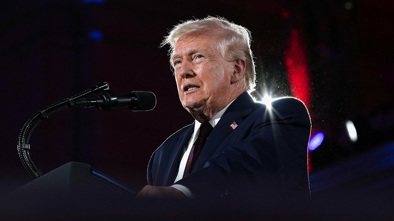 "트럼프, 중동 전쟁 탓 우크라이나에 '동부영토 포기' 압박"