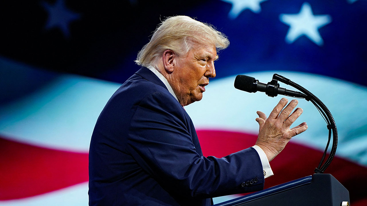 트럼프 "이란과 협상 중‥이란은 호르무즈 해협 개방해야"