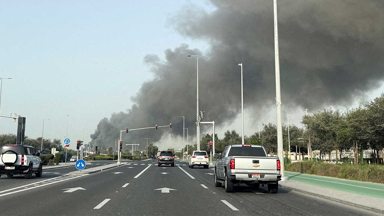 아부다비 경제특구, 쿠웨이트 공항에 이란 공습