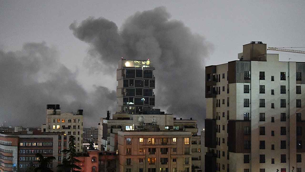 이란 테헤란과기대 등 대학 캠퍼스들에 폭격‥이스라엘 소행 추정