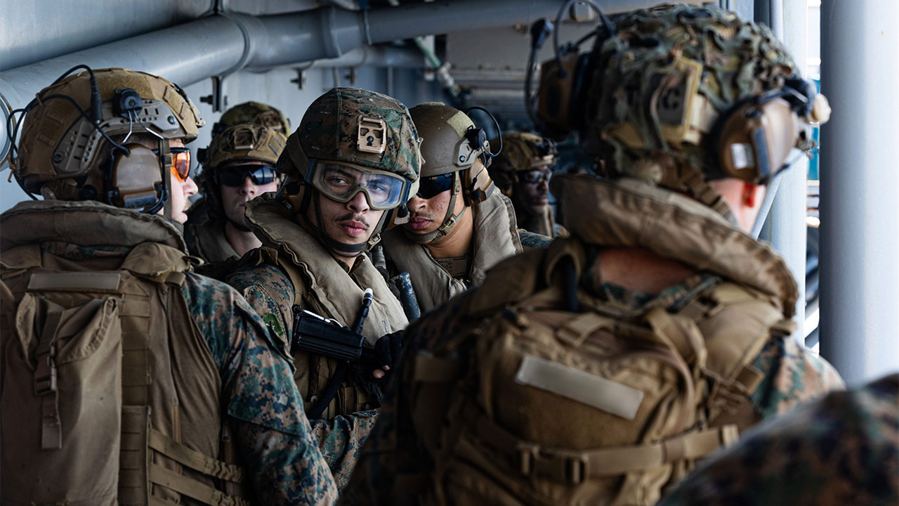 이란 혁명수비대 "UAE 내 美해병대 집결지 타격"