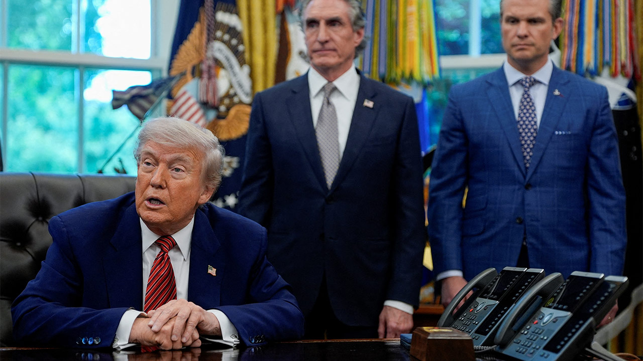 협상한다더니‥미군, 이란 이스파한 탄약고에 벙커버스터 투하