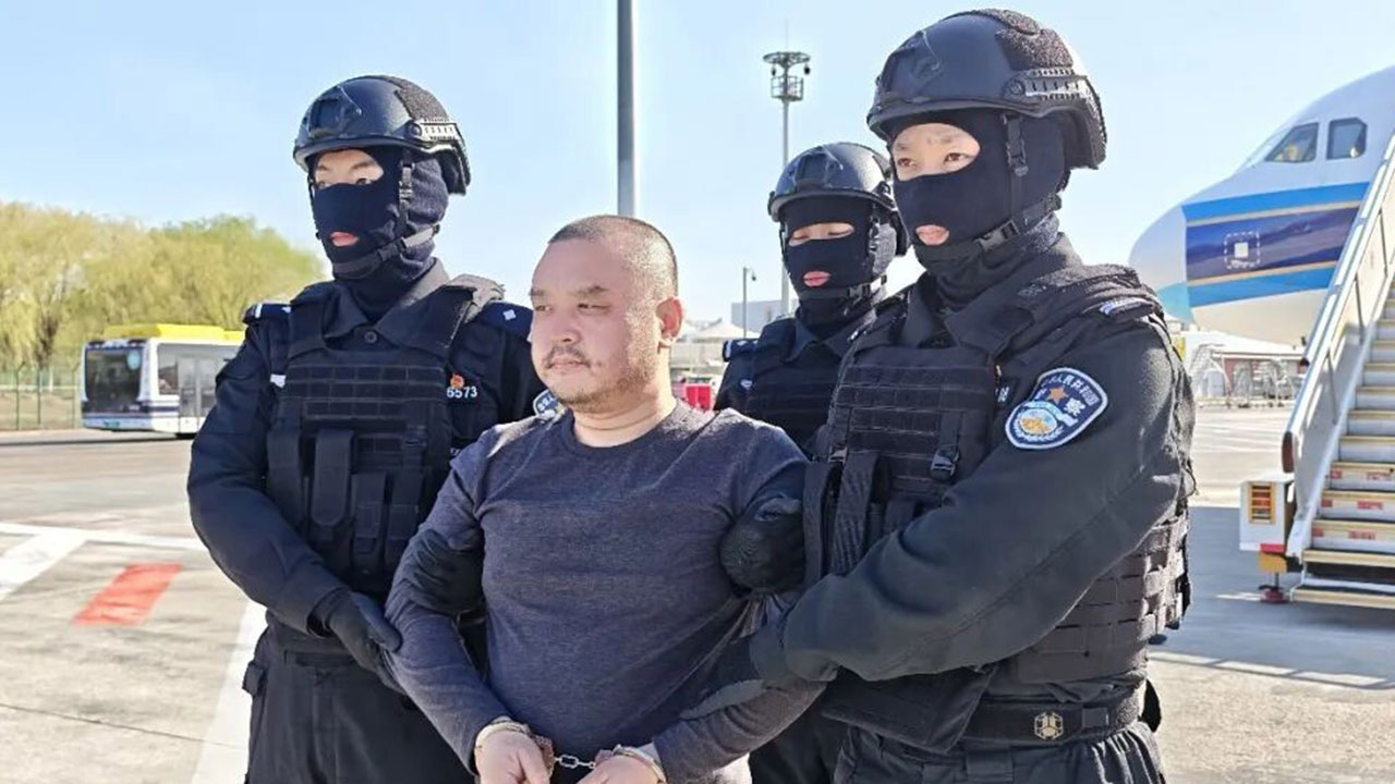 '북한 자금 세탁 의혹' 캄보디아 후이원 전 회장, 중국으로 압송