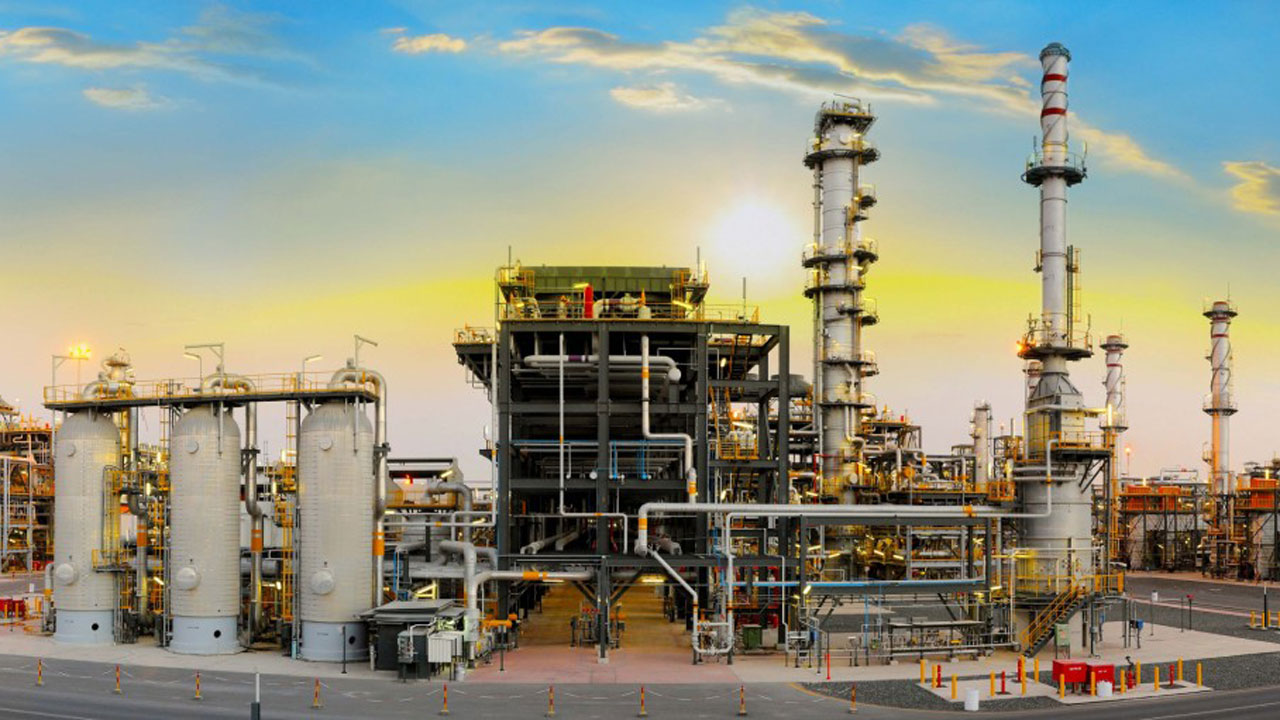 아부다비 가스시설에 파편 낙하이집트인 1명 사망