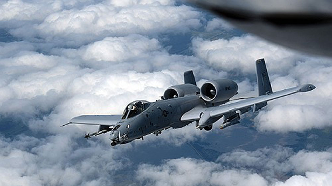 미 F15E A10 전투기 잇따라 추락이란 "격추된 것"
