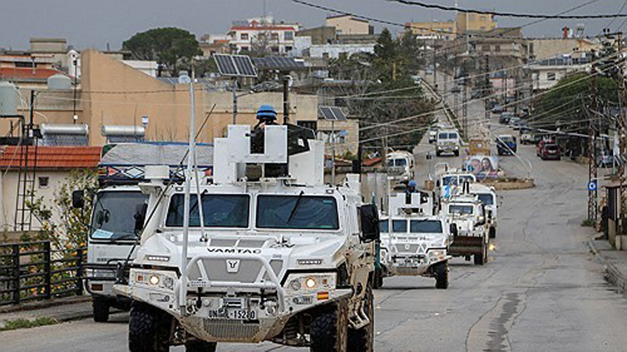 "이스라엘군, 탱크로 유엔평화유지군 차 들이받고 경고사격"