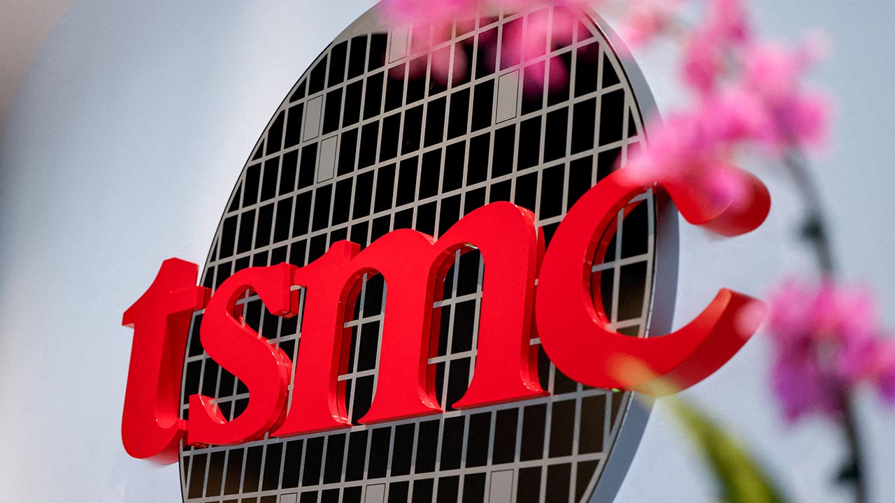 TSMC 회장 "AI 수요 대비‥미국 애리조나 공장 부지 추가 확보"