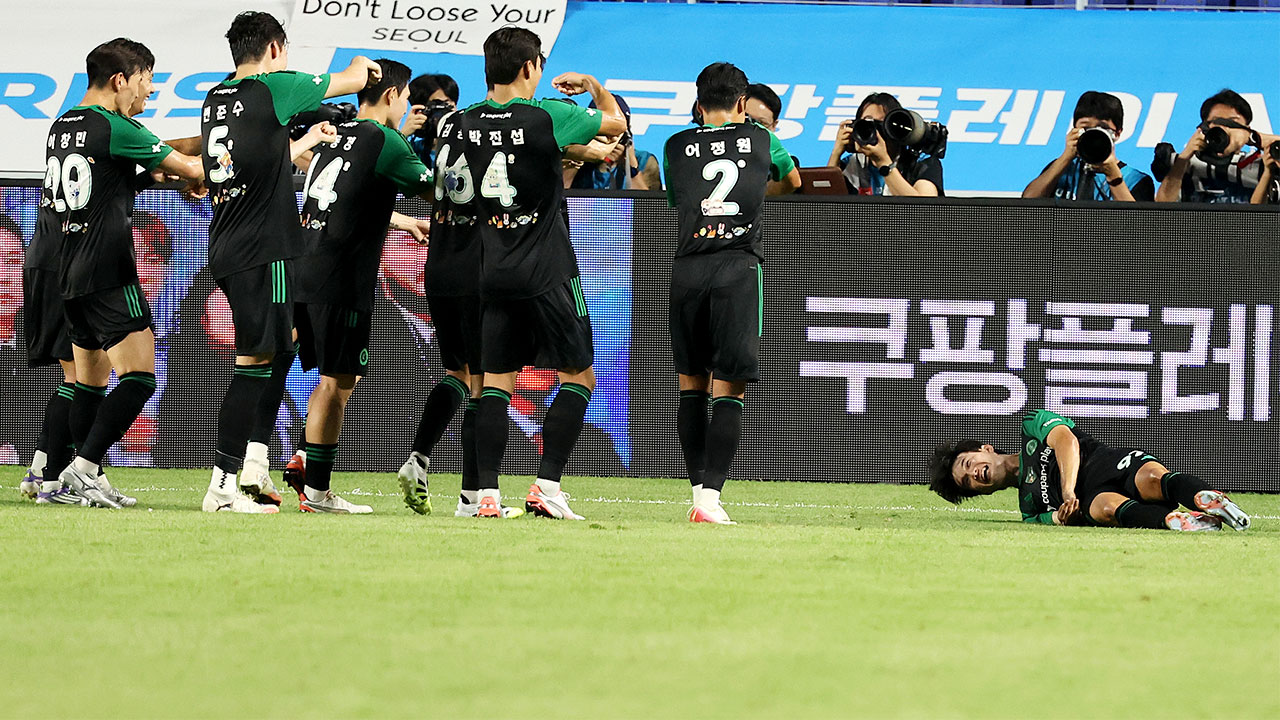 스포츠라이트세리머니장인김진규전북다음달이면조기우승