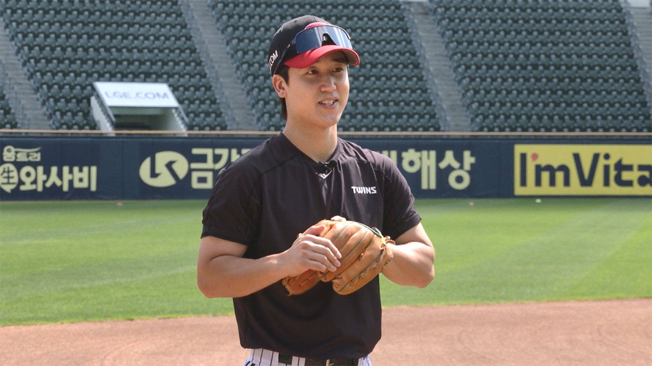 수비 설명 중인 구본혁