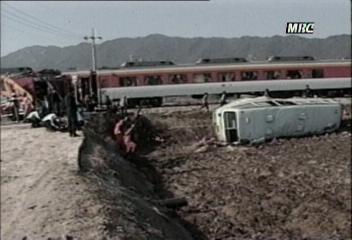 전북 남원 열차와 시내 버스 충돌 16명 사망 15명 부상정태후
