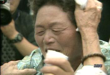 79살 김장녀 할머니 50년만에 딸 부둥켜 안고 오열김호성