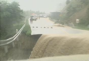 강릉 현재 680mm 폭우 31일 밤이 고비김동윤