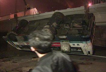 모래내 서천교 좌석버스 추락 오토바이 덮쳐 1명 사망 6명 중상김재용