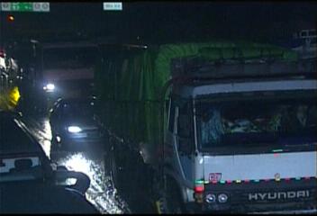 폭설고속도로 12시간째 정체마비경부고속도로 목천나들목전봉기