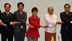 대통령 "이른 시일 내 한중일 3국 정상회담 희망"