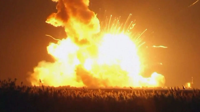 NASA 무인 화물로켓 발사 직후 폭발인명 피해 없어