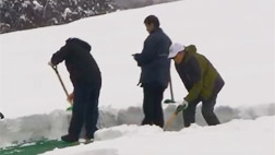 집중취재 같은 건물들 잇따라 무너져지붕 위의 눈 비상