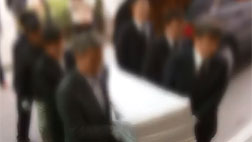 제자들 곁으로 단원고 교감 발인유해는 진도 앞바다에