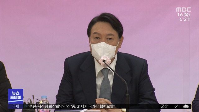 "노동이사제 찬성"최저임금 발언은 논란 계속