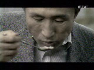 이명박 CF 놓고 공방