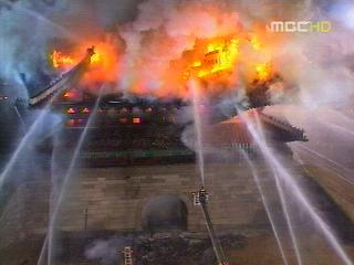 시너 한 통에 국보 1호 잿더미