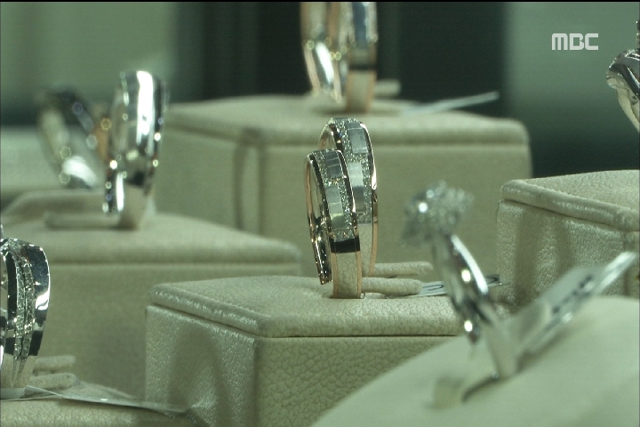 강남 예물업체 돈만 받고 잠적 예비부부 억대 피해 한숨