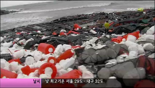 폐허로 변한 양식장어민들 망연자실