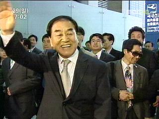 이재오 전 최고위원 전격 귀국