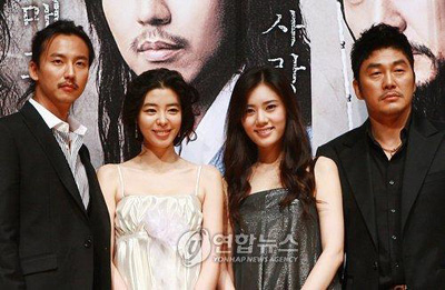 "김민선의 신윤복은 사랑을 하는 여인"
