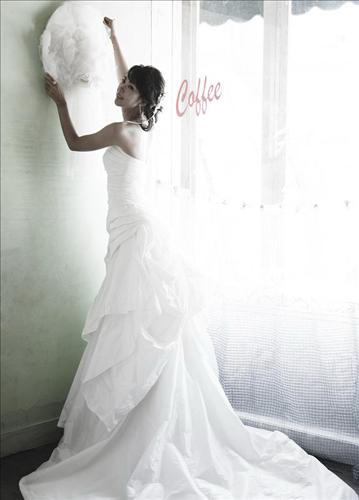 탤런트 김윤경, 성형외과 의사와 19일 결혼