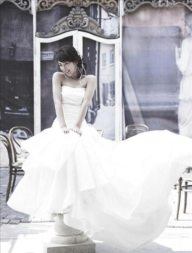 탤런트 김윤경, 성형외과 의사와 19일 결혼