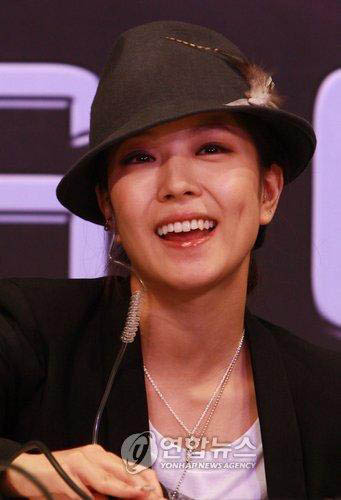 보아, '유튜브 라이브'서 美데뷔곡 공연