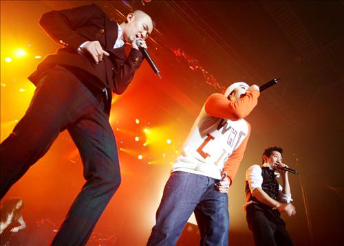 DJDOC 약 6년만에 7집콘서트서 공개