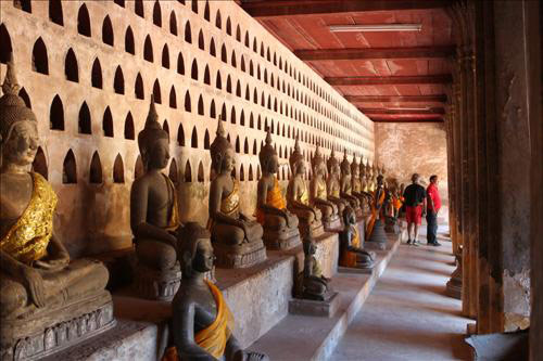 훼손 심각한 라오스 비엔티안의 문화유산